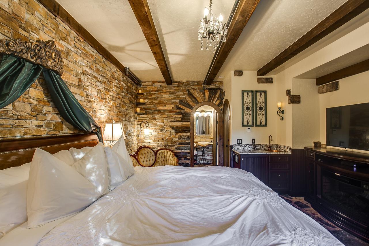 Storybook Riverside Inn Leavenworth Extérieur photo